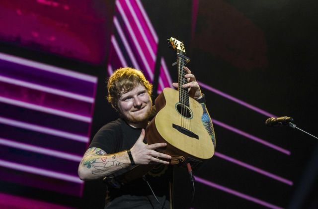 Ed Sheeran en uno de los conciertos de su gira mundial. FOTO: PAUL BERGEN