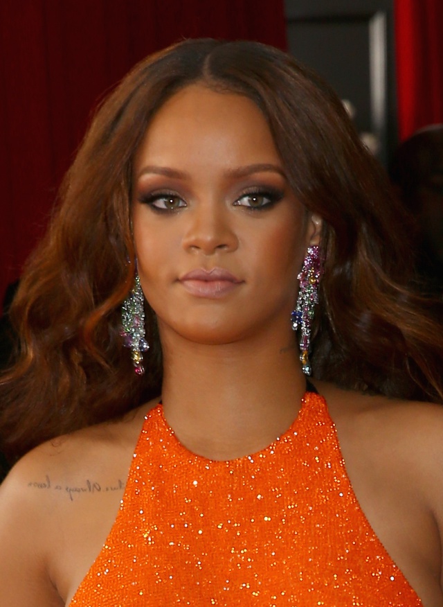 La nueva colaboración de Rihanna se nos va del presupuesto