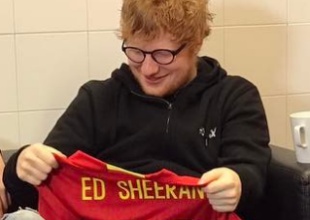 Esta es la verdadera historia sobre la camiseta de España de Ed Sheeran