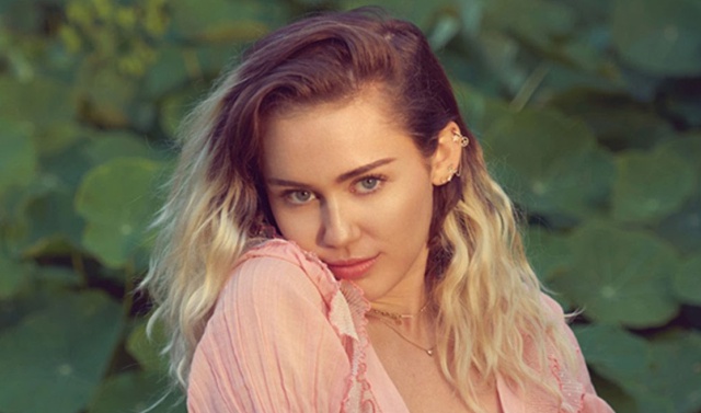 Miley Cyrus se desnuda para ser un hada