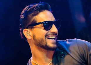 Maluma pillado en un yate con la novia de Gianluca Vacchi