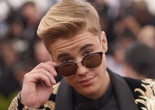 Justin Bieber en los tribunales por culpa de sus testículos
