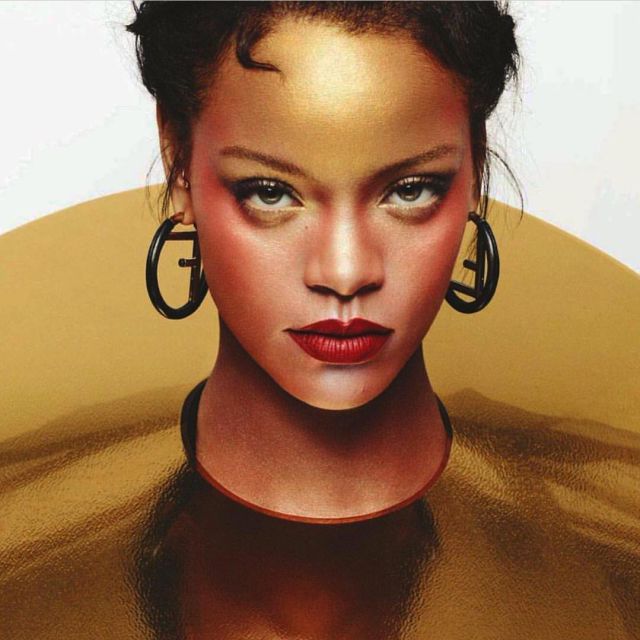 Rihanna nos ayuda a tener el rostro perfecto con tan sólo 3 pasos