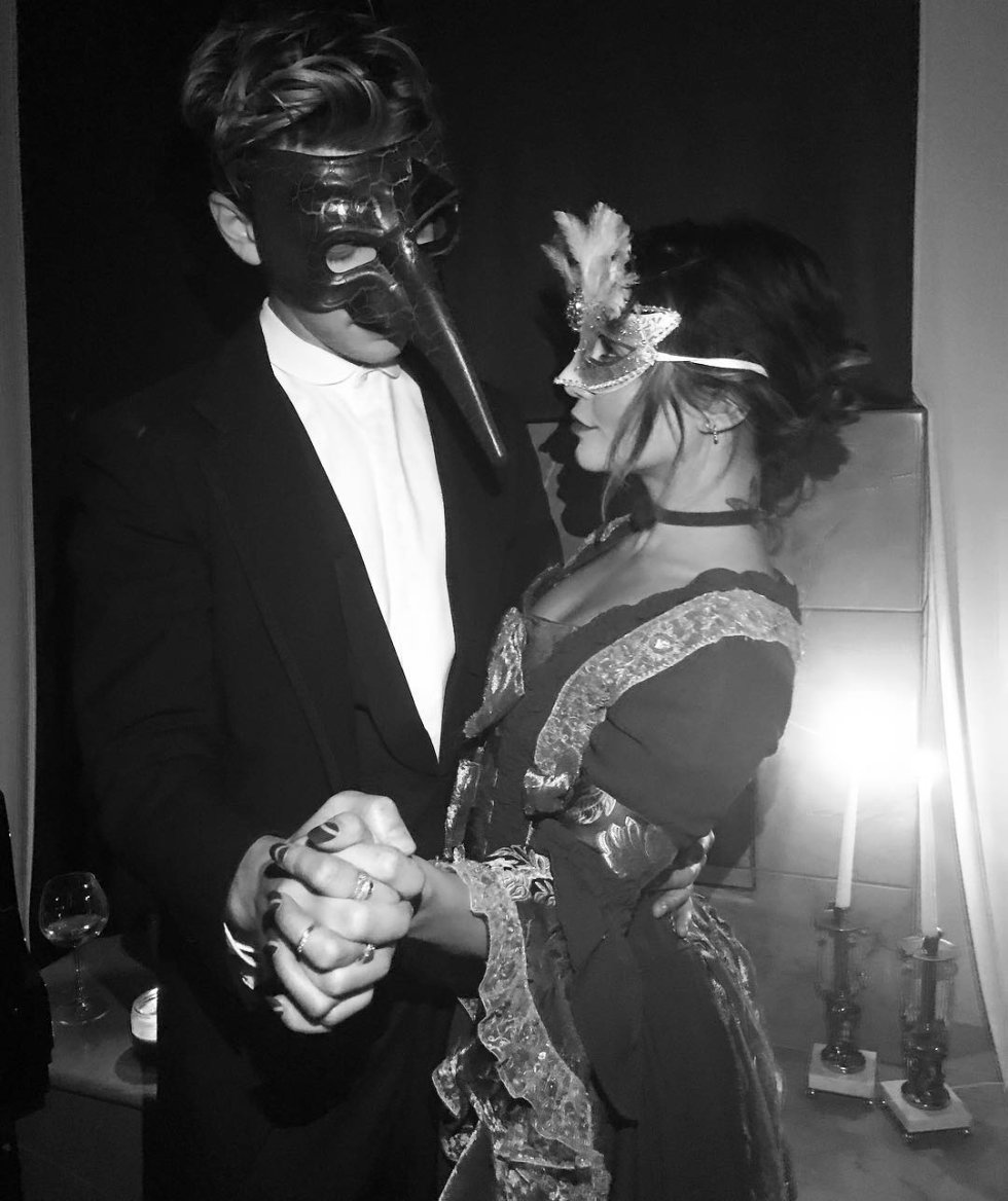 Vanessa Hudgens no está dispuesta a quitarse la máscara