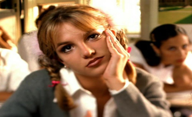 Britney Spears se pone el traje de colegiala 19 años después