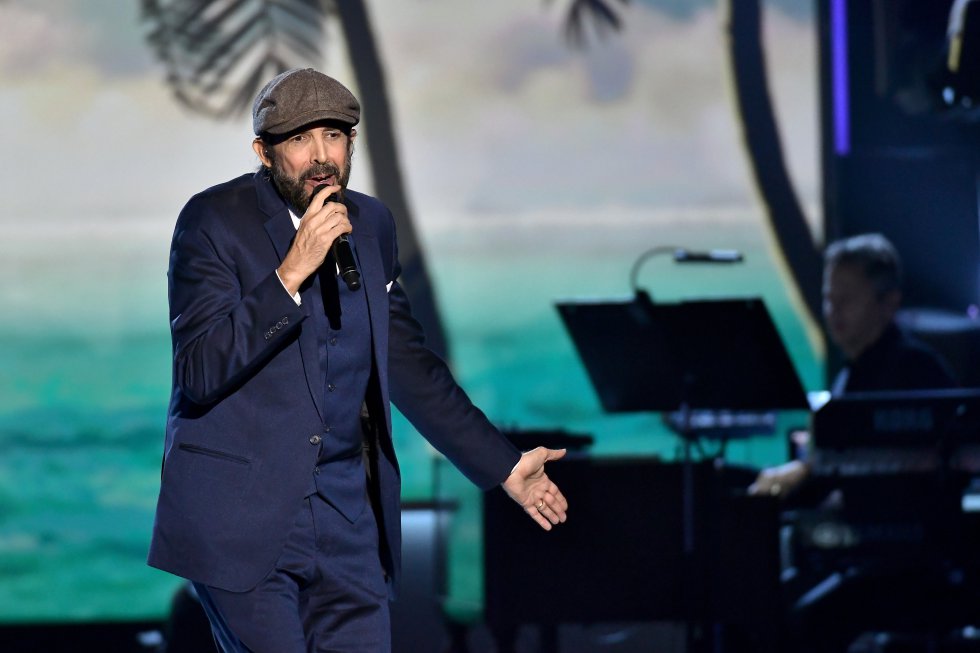 35 fotos que recogen la emoción de Alejandro Sanz en su noche más especial de los Grammy Latino