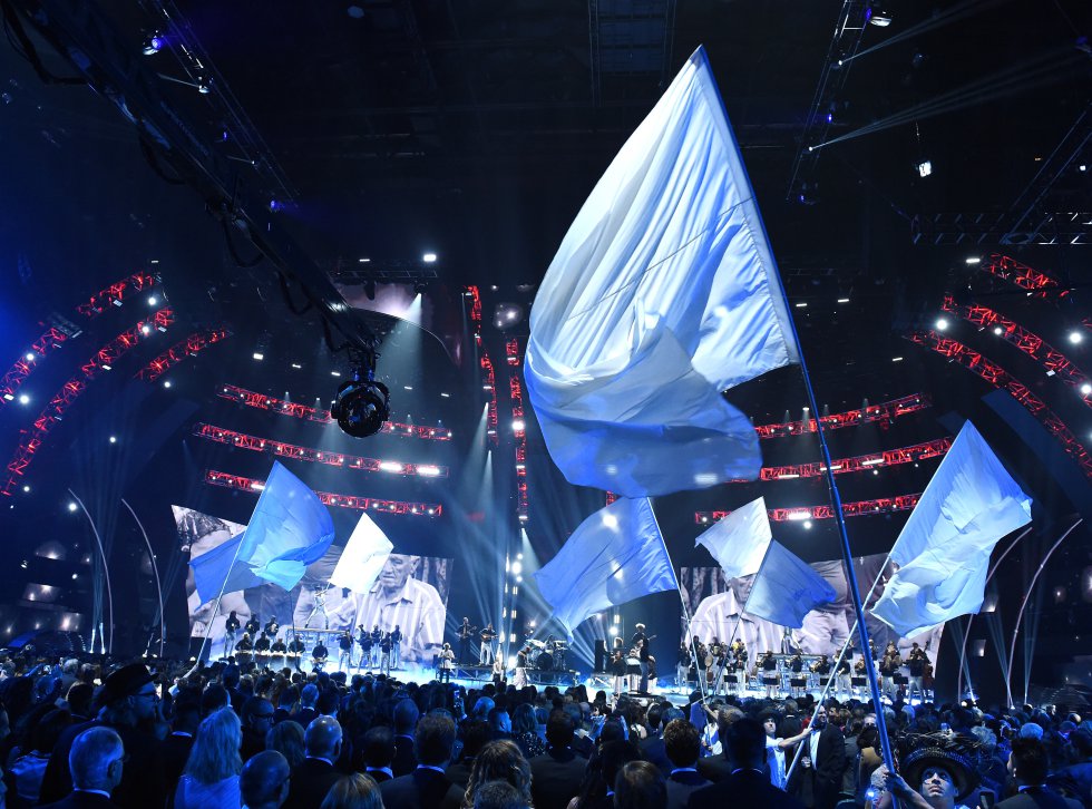 Estas 40 fotos resumen la fiesta y reivindicación de los Grammy Latino 2017