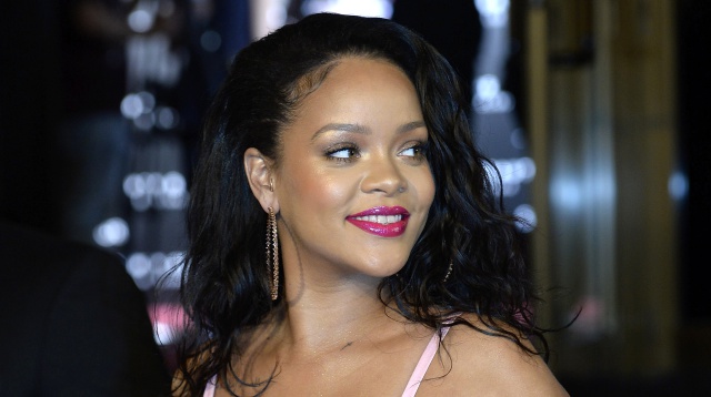 Rihanna, muy criticada por no incluir a ningún ‘trans’ en su promo de cosméticos