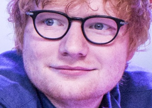 Viajamos en el tiempo para entregar a Ed Sheeran sus LOS40 Music Awards