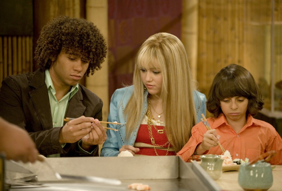 Mira cómo han cambiado los “novios” de Hannah Montana