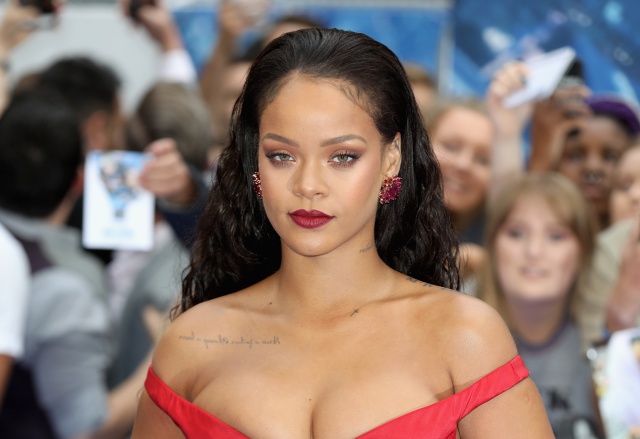 ¿Va a lanzar Rihanna una línea de ropa interior?