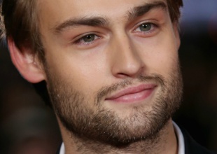 Douglas Booth Este Es El Guapo Amigo De Emma Watson Que