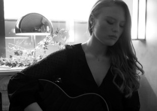 Freya Ridings te canta 