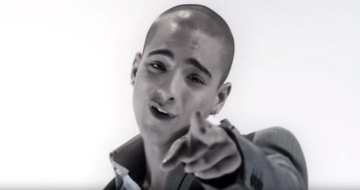 Maluma, rapado y con 17 años, se divierte con su “farandulera” | Música ...