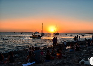 Luis López te trae el primer atardecer del verano desde el Mambo de Ibiza
