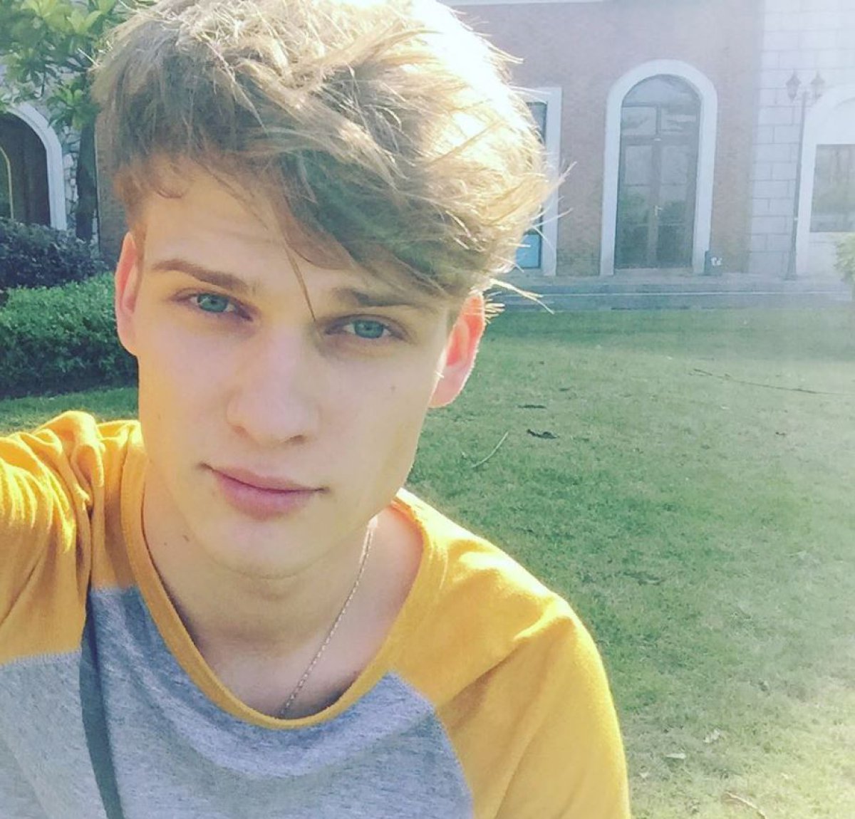 Este es el modelo ruso que enloquece a Selena Gomez en ‘Back To You’