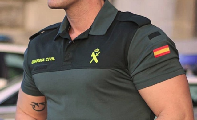 La Guardia Civil revoluciona Twitter con la foto de este agente
