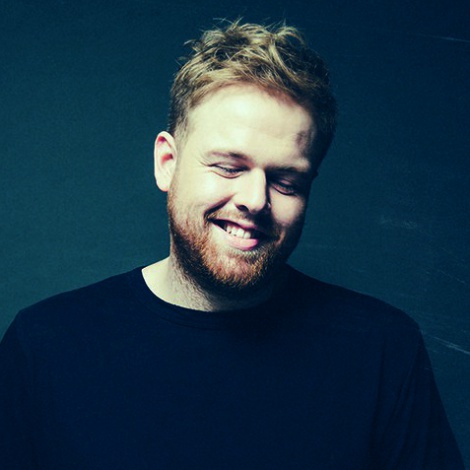 Tom Walker - Leave a Light On [2017]
