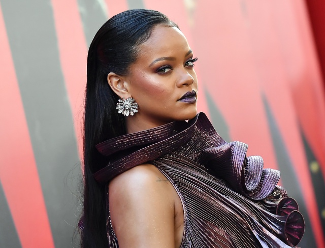 Rihanna vuelve… ¡con dos álbumes!