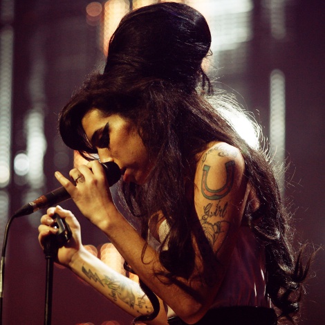 ¿Por qué seguimos obsesionados con Amy Winehouse ocho años después de su muerte?