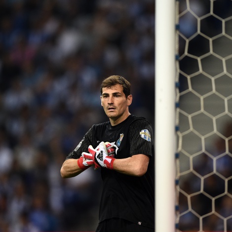 Casillas hace viral la defensa a un compañero en Twitter