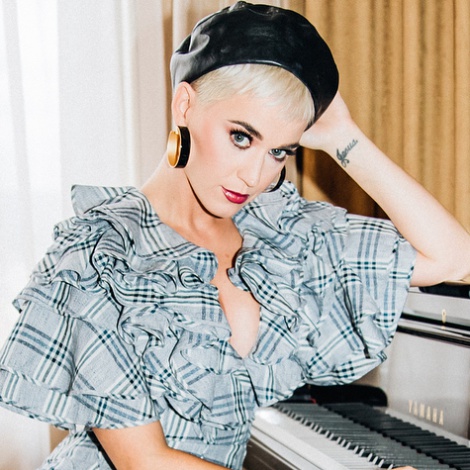 Katy Perry cantará sus éxitos como nunca antes lo había hecho