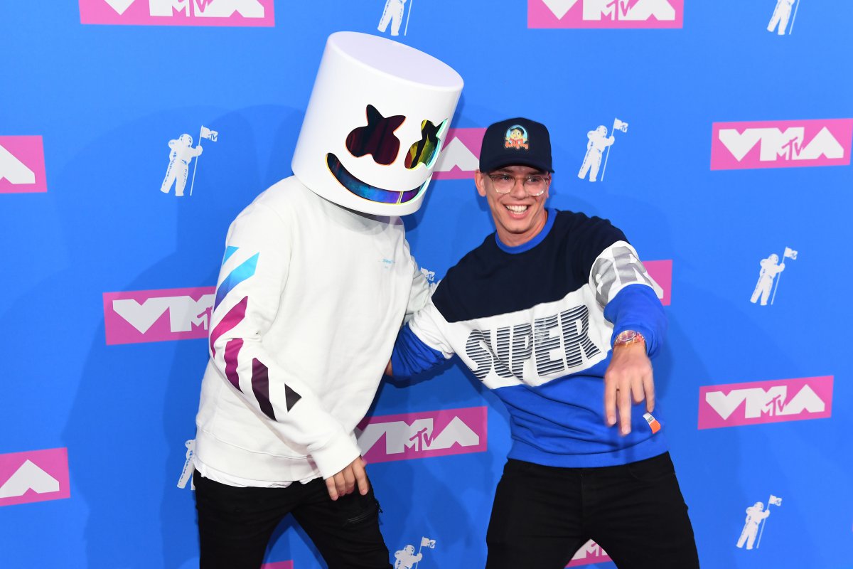 Camila Cabello y Cardi B despuntan en unos MTV VMAs dominados por las mujeres