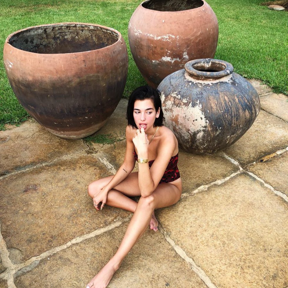 Dua Lipa se monta un fiestón en Ibiza para celebrar su 23 cumpleaños