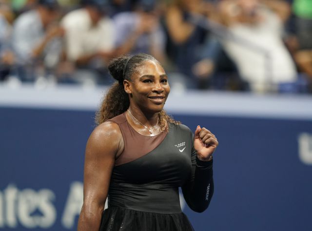 Serena Williams se salta el veto a su equipación postparto con un traje espectacular