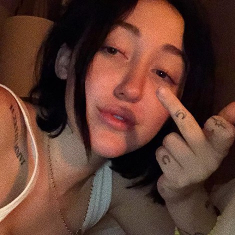 Noah Cyrus, la hermana de Miley, sube una foto rodeada de marihuana