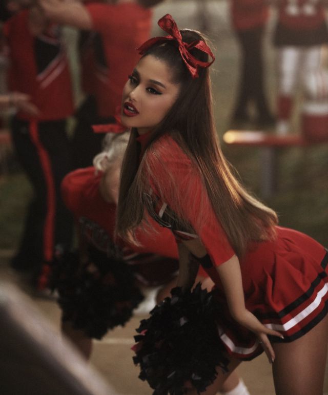 Buzo Desviación zona Ariana Grande se convierte en una animadora en 'Thank U, Next' | Música |  LOS40