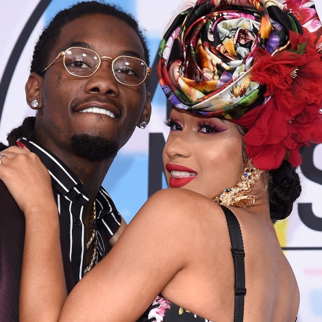 Offset interrumpe la actuación de Cardi B para pedirle perdón