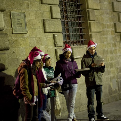 Málaga prohíbe los villancicos por la calle y requisará las panderetas