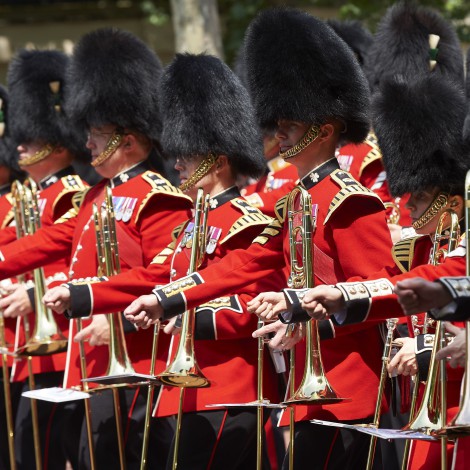 La Guardia Real Británica homenajea a Queen en el Buckingham Palace