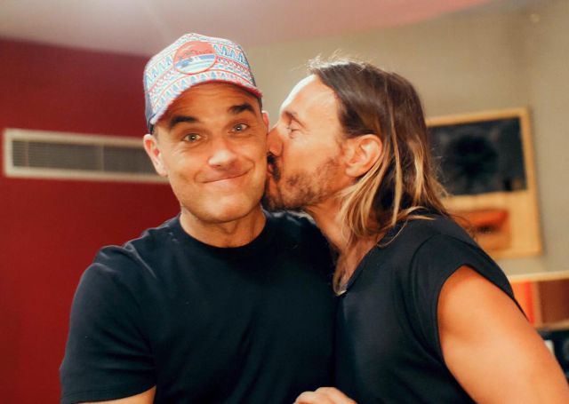 Robbie Williams y Bob Sinclar lanzan ‘Eléctrico Romántico’ tras coincidir en el colegio de sus hijos