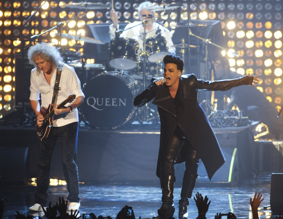 ¿Quién es Adam Lambert, el cantante que actuó con Queen en los Premios Oscar?