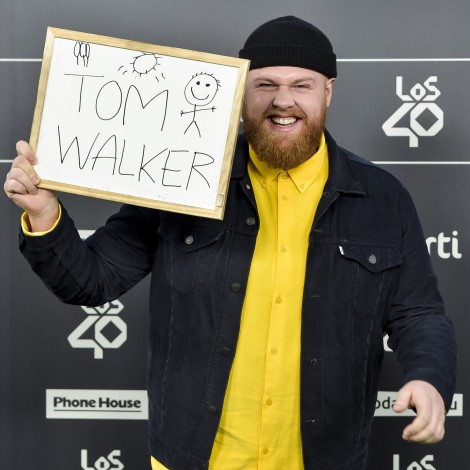 Tom Walker la lía regalando 1.500 euros a todo el que tiene un nombre