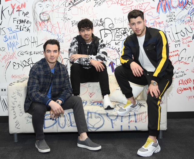 Los Jonas Brothers dan pistas sobre su nueva gira