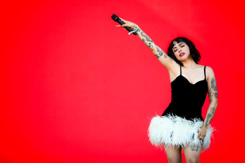 Mon Laferte volvió a derrochar pasión en su actuación.