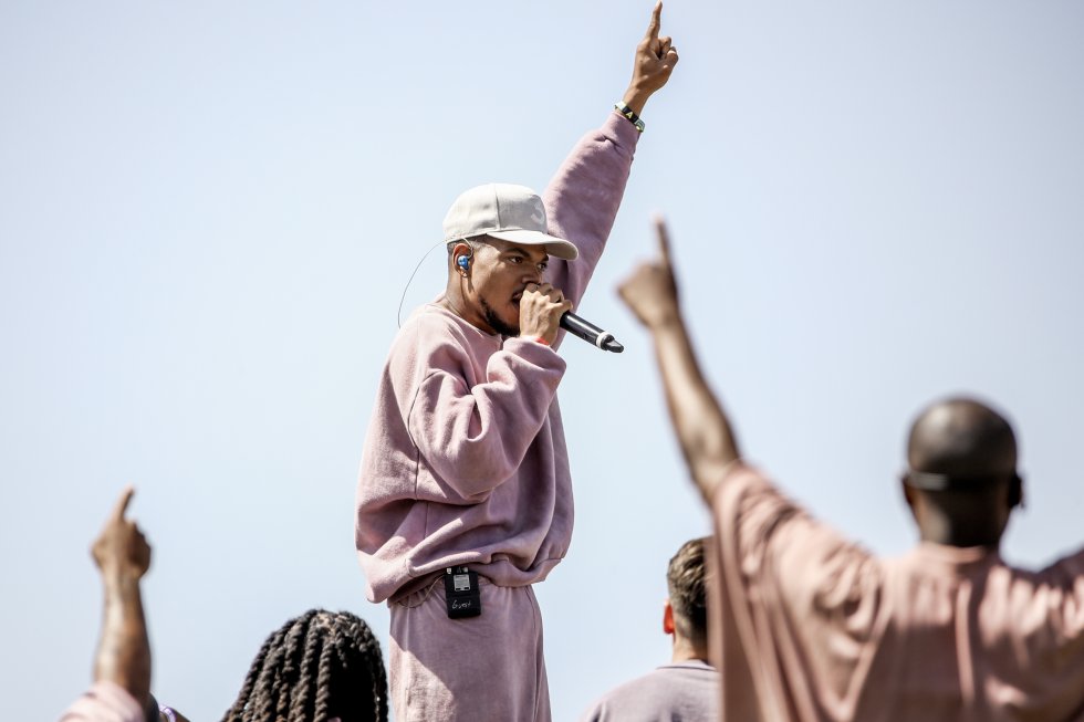 Chance The Rapper fue uno de los que participó en el rito religioso de Kanye West que, finalmente, sí actuó en Coachella.