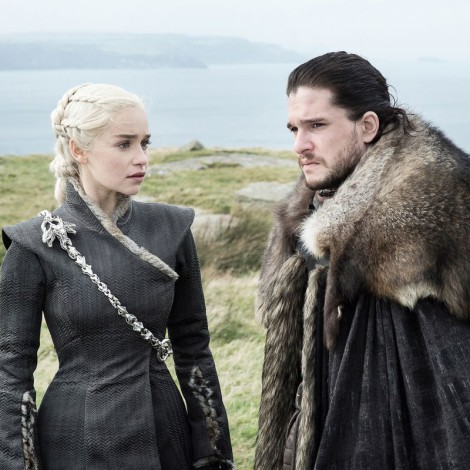 Jon Snow y Daenerys ya tienen su retrato familiar