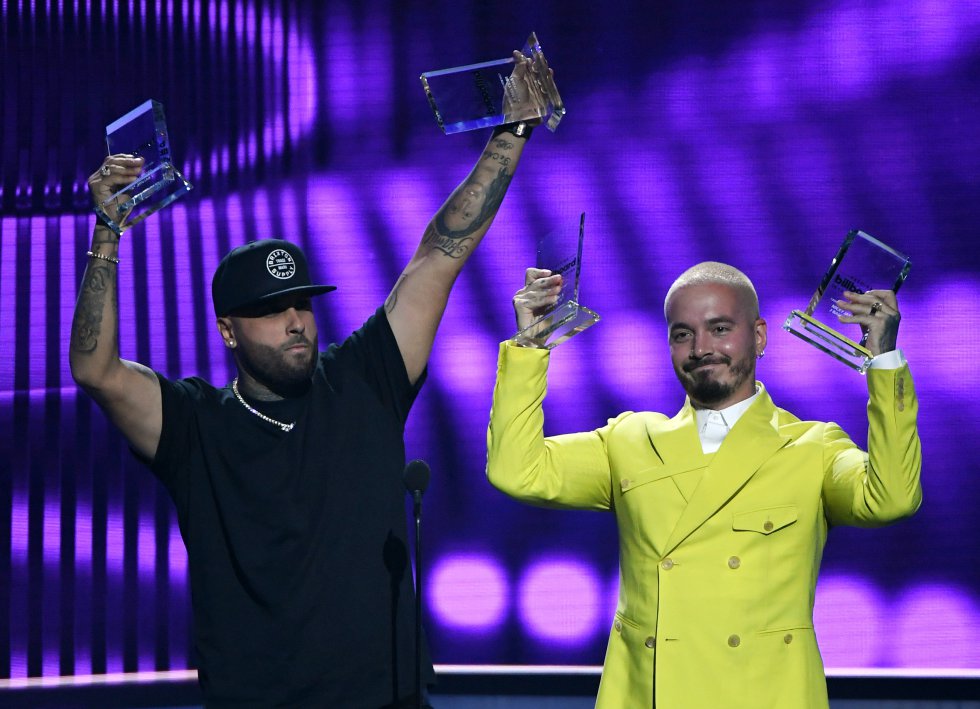 J Balvin y Nicky Jam se llevaron dos premios por su tema conjunto, X.
