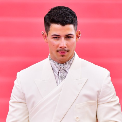 Nick Jonas se arrepiente de no haber hecho una referencia a ‘Camp Rock’ en la gala MET