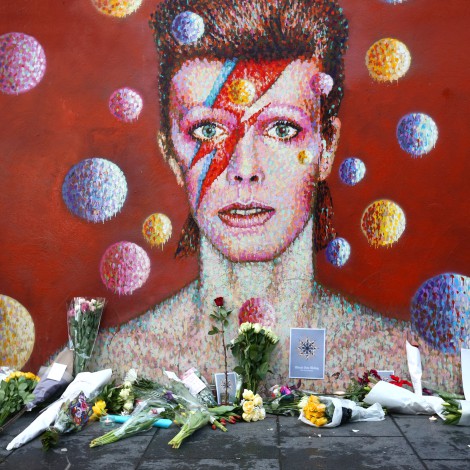 David Bowie puso banda sonora al espacio hace 50 años
