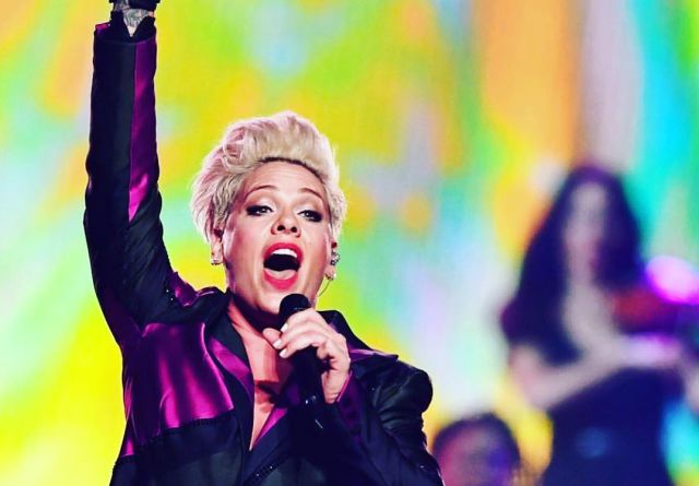 Una Fan De P Nk Da A Luz En Pleno Concierto Actualidad Los40