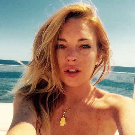 Lindsay Lohan se desnuda para celebrar sus 33 años