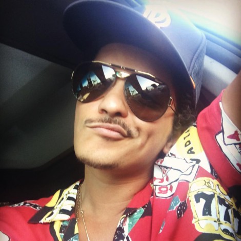 Lo nuevo de Bruno Mars es otra colaboración