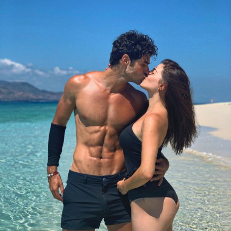 Andrea Duro y Juan Betancourt comparten sus vacaciones de enamorados