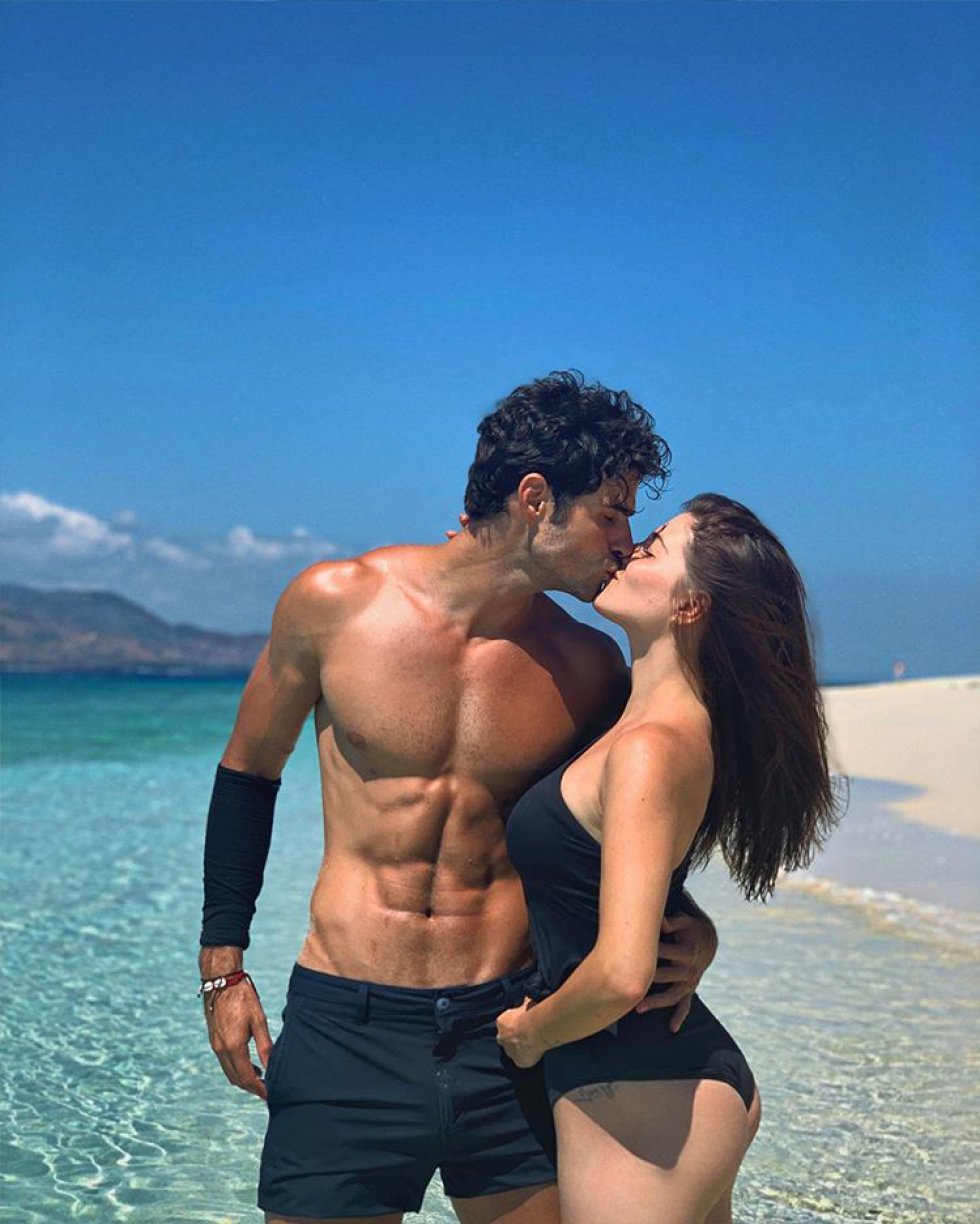 Andrea Duro y Juan Betancourt comparten sus vacaciones de enamorados