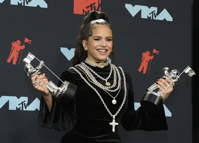 ¡Histórico! Rosalía, primera artista española en ganar un MTV VMA